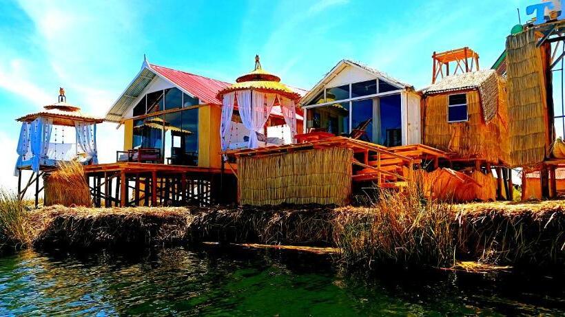 レイクビュースタンダードルーム, Uros Lake Titicaca Lodge
