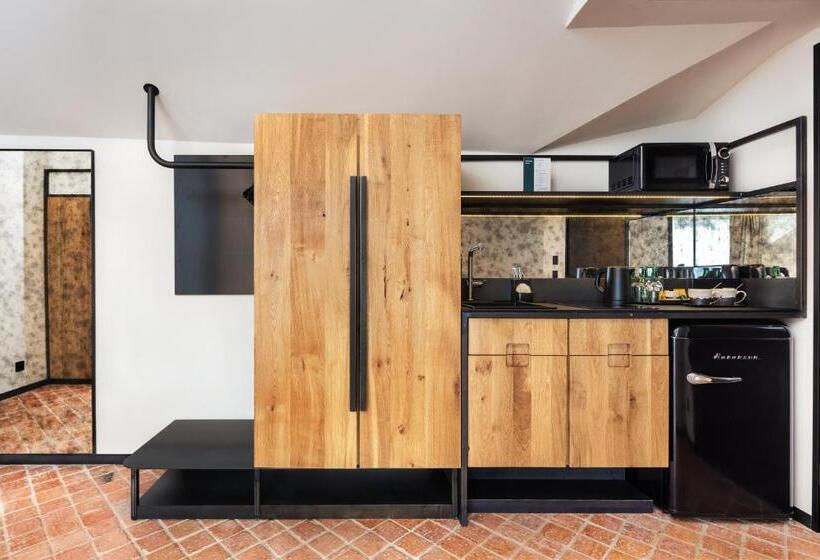 סטודיו סטנדרט עם מרפסת, Nomadic Urban Premium Suites