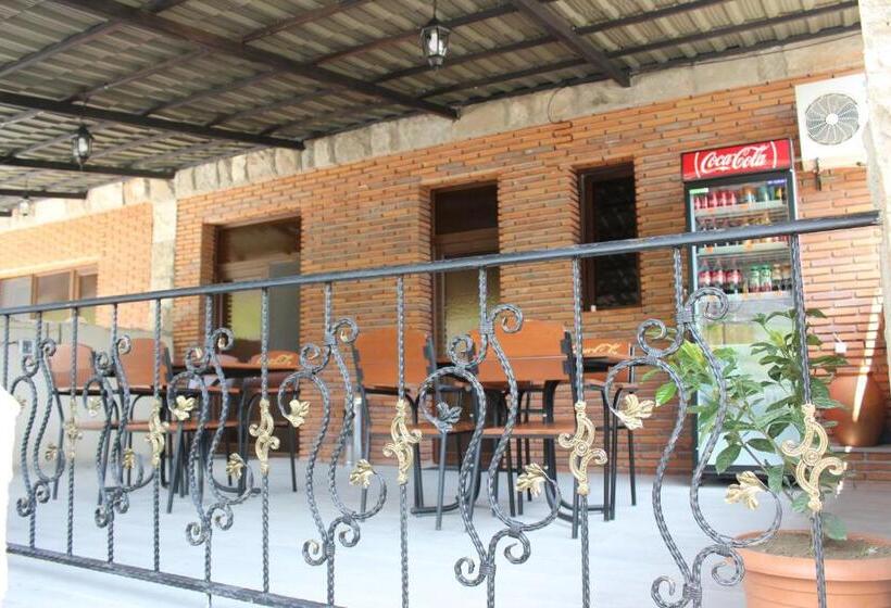 اتاق استاندارد با بالکن, Rabath
