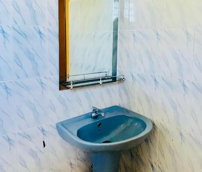 تختخواب در اتاق مشترک, Hamba Hostel For Safari