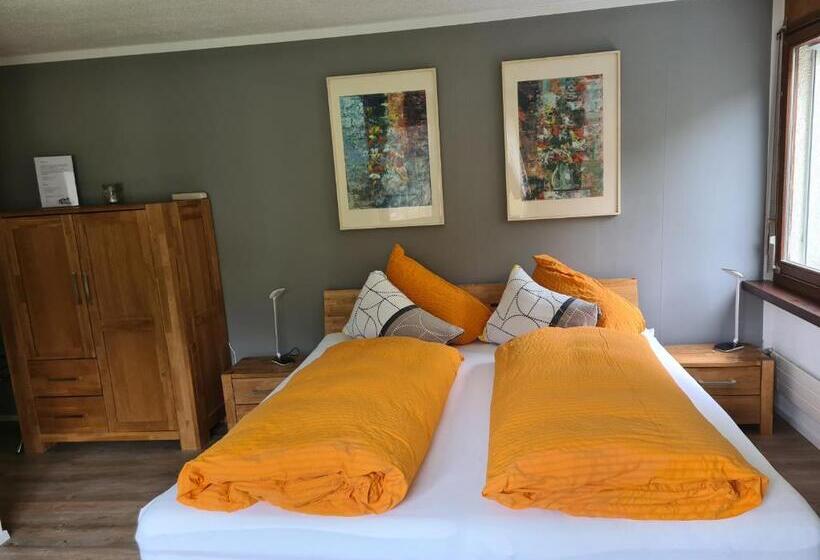 家庭间, Gasthaus Platten