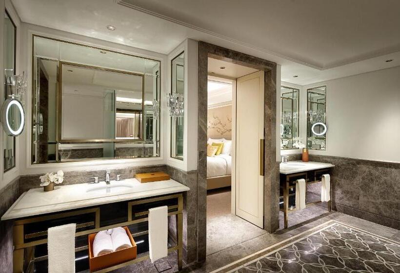 Люкс Повышенной Комфортности, Lotte Hotel Seoul Executive Tower