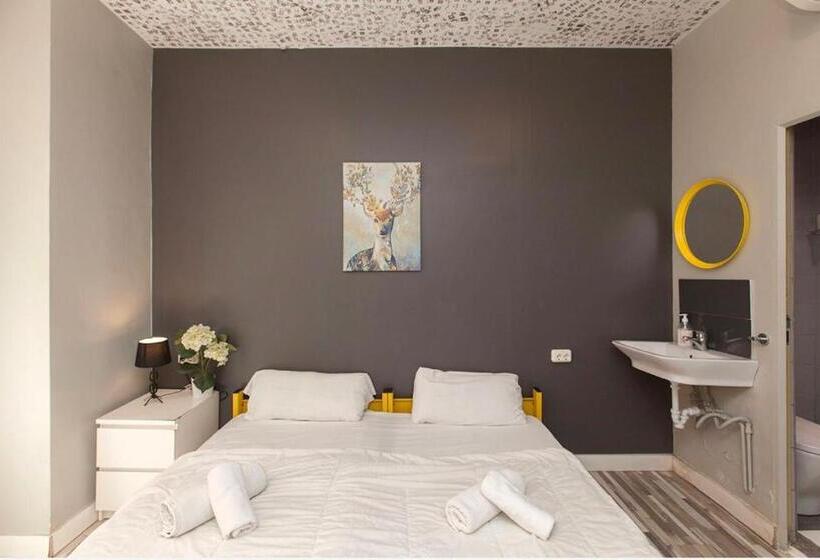 اتاق استاندارد, Heylola! Hostel