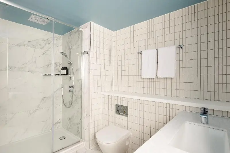 キングサイズベッドのスタンダードルーム, Indigo London Clerkenwell By Ihg