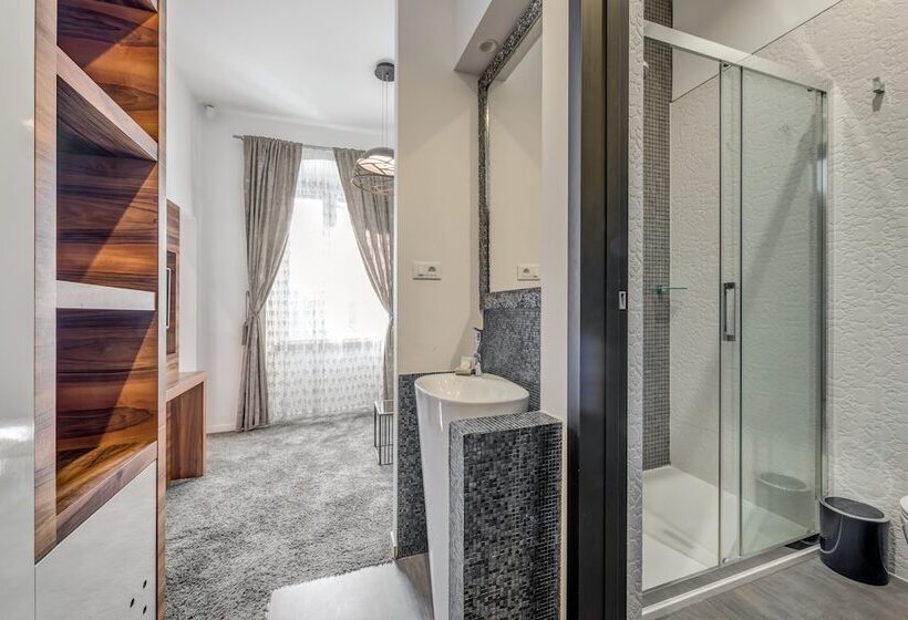 豪华套房, Starlight Luxury Suites