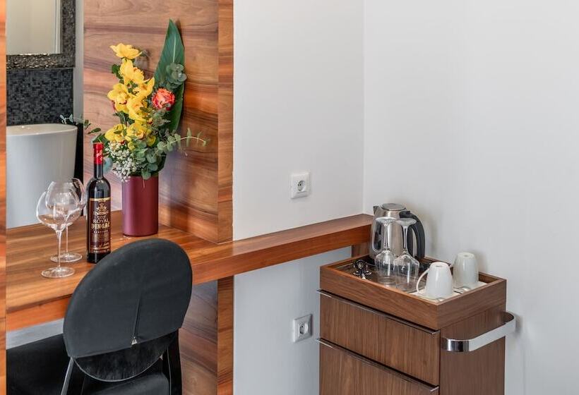 豪华套房, Starlight Luxury Suites