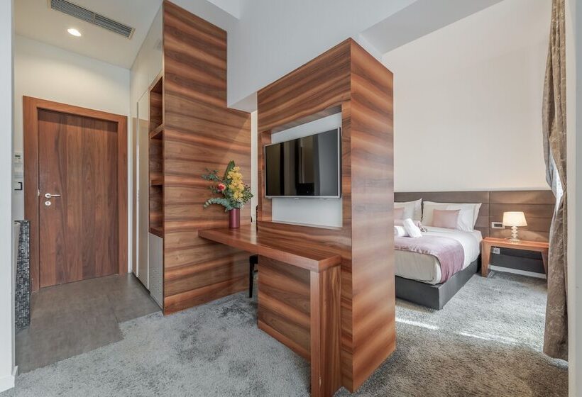 豪华套房, Starlight Luxury Suites