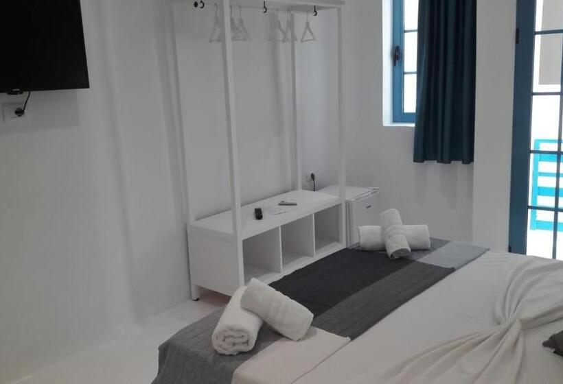 اتاق استاندارد سه نفره, Cava Boutique