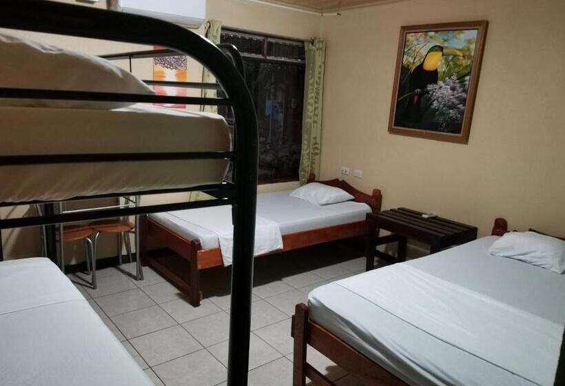 غرفة عائلية, Hostalito El Greco