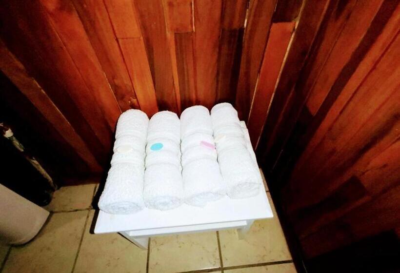 شقة غرفة واحدة, Hostalito El Greco