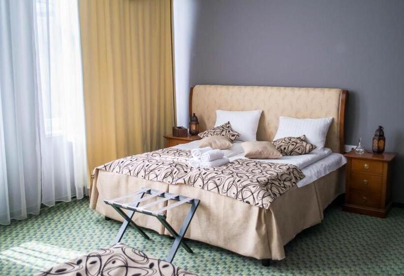 高级大房间, Petra