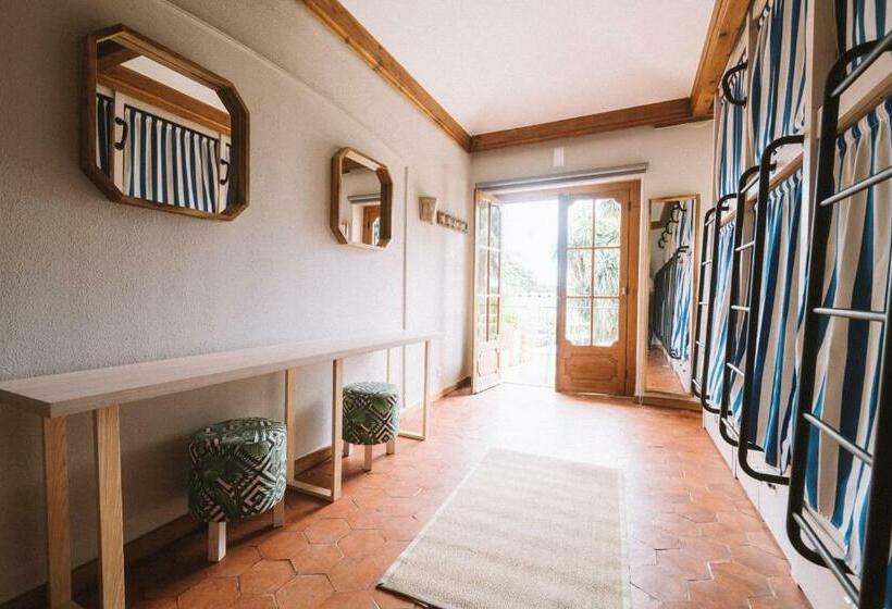 سرير فى غرفة مشتركه, Nice Way Cascais Hostel & Surf Camp