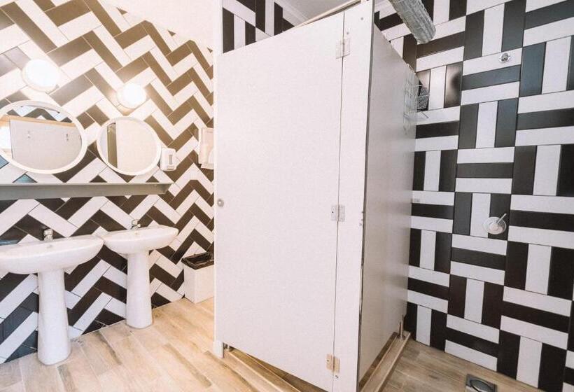 سرير فى غرفة مشتركه, Nice Way Cascais Hostel & Surf Camp