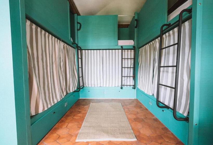 سرير فى غرفة مشتركه, Nice Way Cascais Hostel & Surf Camp