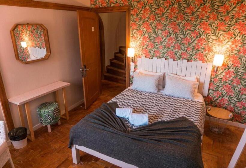 اتاق استاندارد با سرویس بهداشتی مشترک, Nice Way Cascais Hostel & Surf Camp