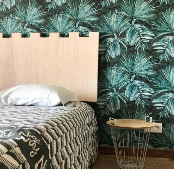 اتاق لوکس با بالکن و چشم‌انداز دریا, Nice Way Cascais Hostel & Surf Camp