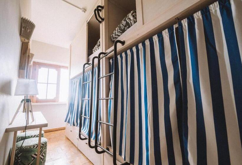 غرفة عائلية, Nice Way Cascais Hostel & Surf Camp