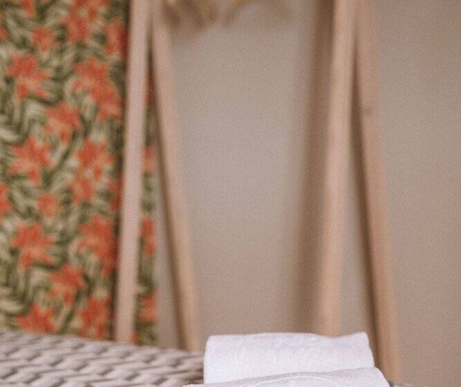 غرفة سوبيريور ذات إطلالة, Nice Way Cascais Hostel & Surf Camp