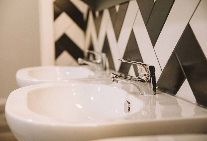 سرير في غرفة سوبيريور مشتركة, Nice Way Cascais Hostel & Surf Camp