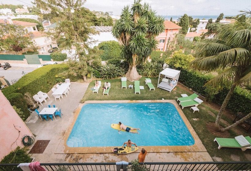 سرير في غرفة سوبيريور مشتركة, Nice Way Cascais Hostel & Surf Camp