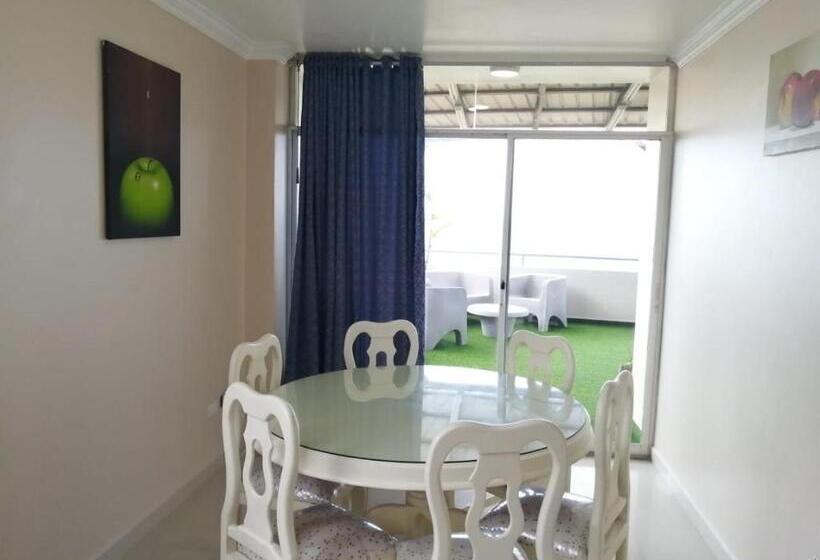 סוויטת דלוקס נוף לים, Andy