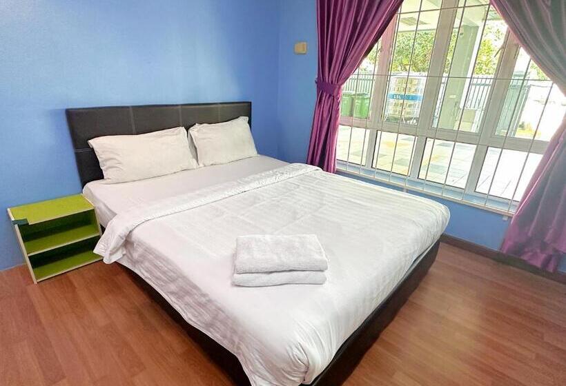 Quarto Estandar, Borneo Inn