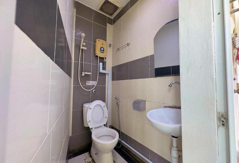 Quarto standard, Borneo Inn