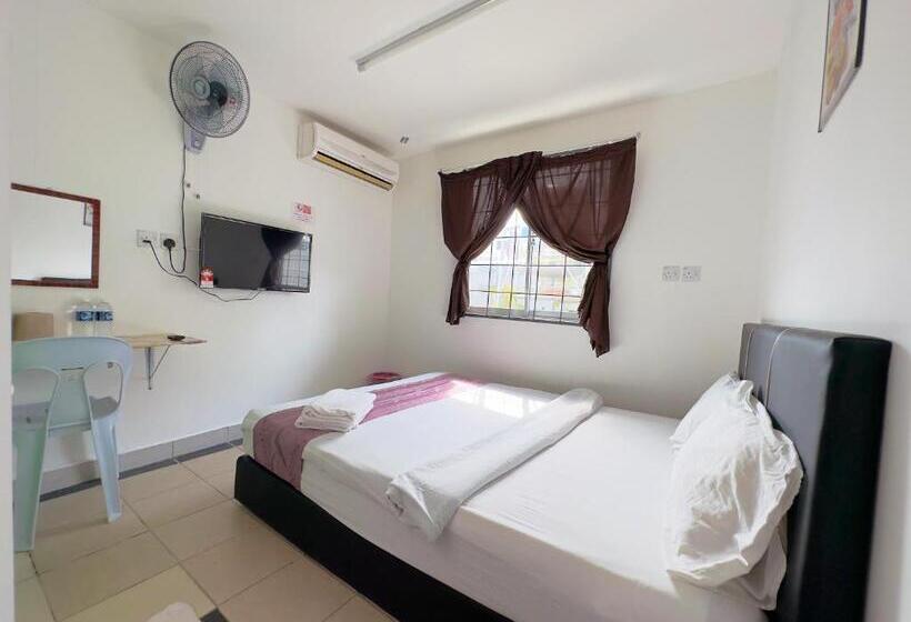 Quarto Estandar, Borneo Inn