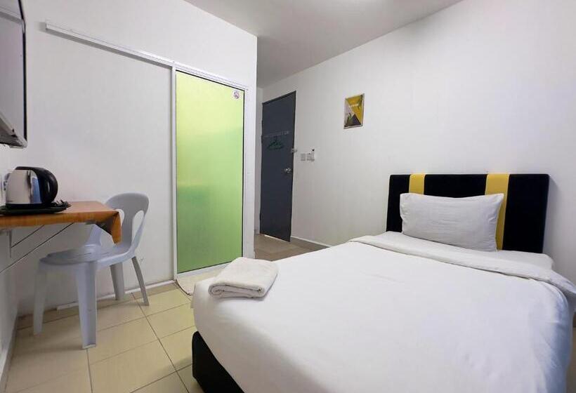 Quarto standart individual, Borneo Inn