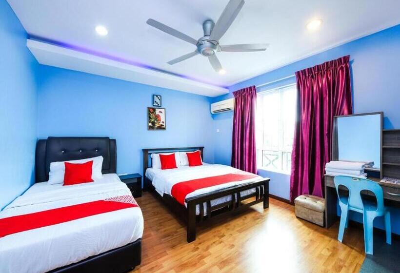 Quarto Triplo Standart, Borneo Inn
