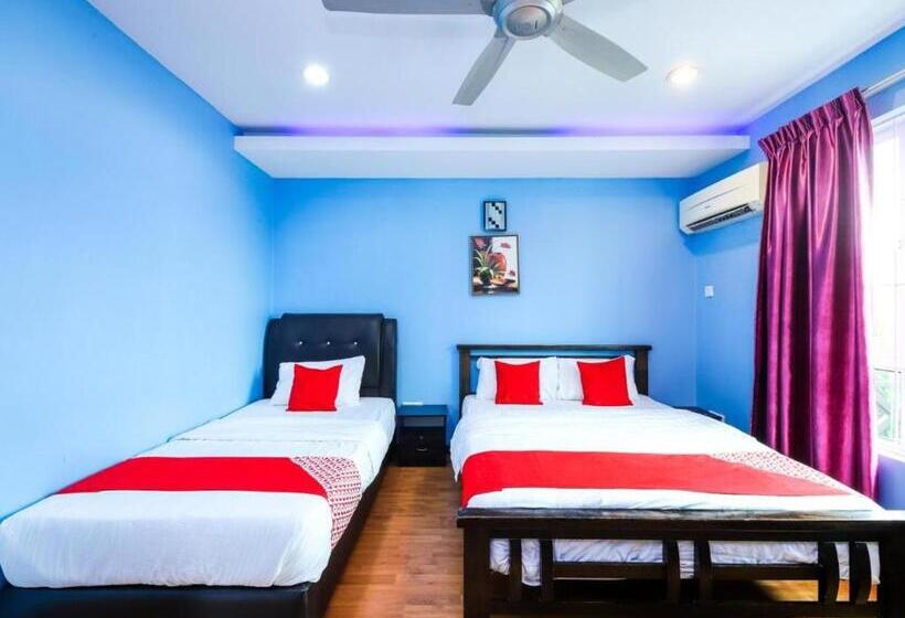 Quarto Triplo Standart, Borneo Inn