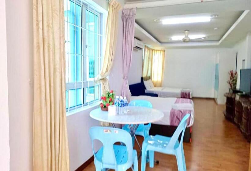 Quarto Quádruplo Deluxe, Borneo Inn