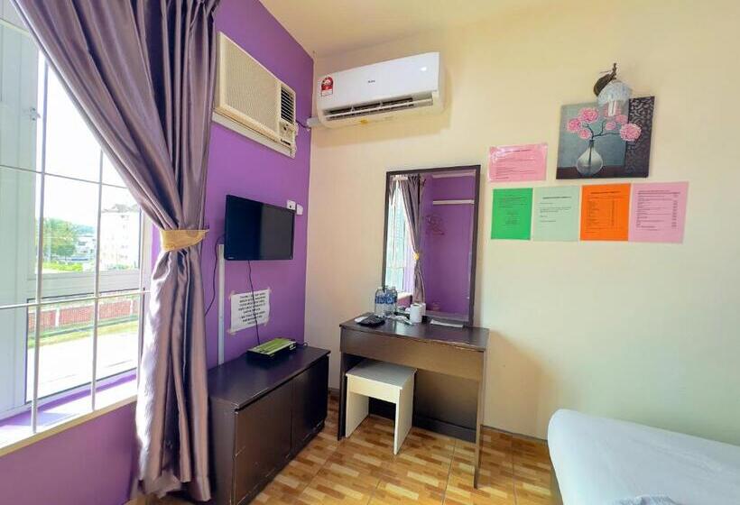 Quarto Estandar, Borneo Inn