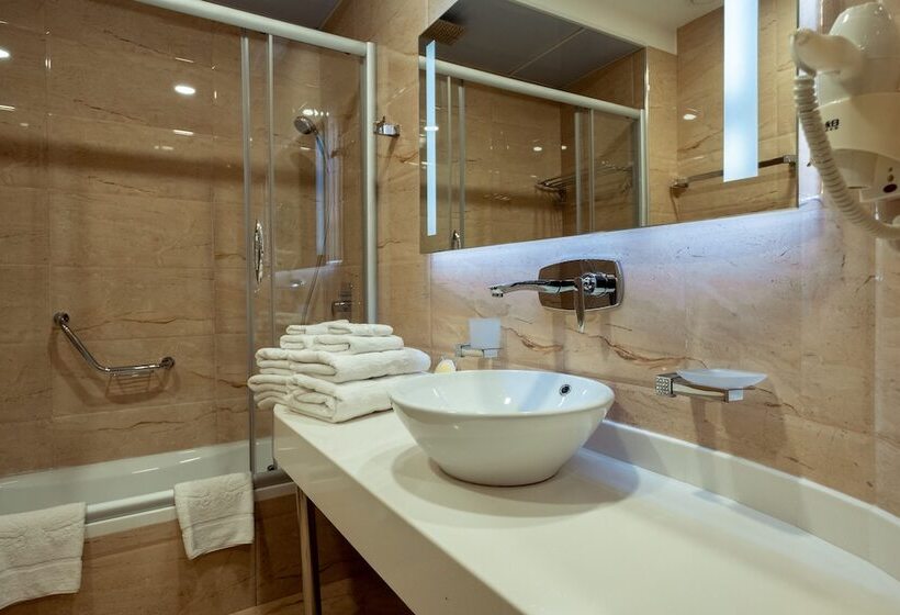 جناح جونيور, Dilimah Premium Luxury