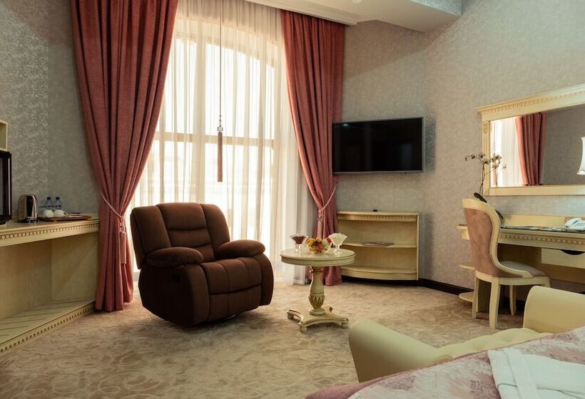 جناح جونيور, Dilimah Premium Luxury