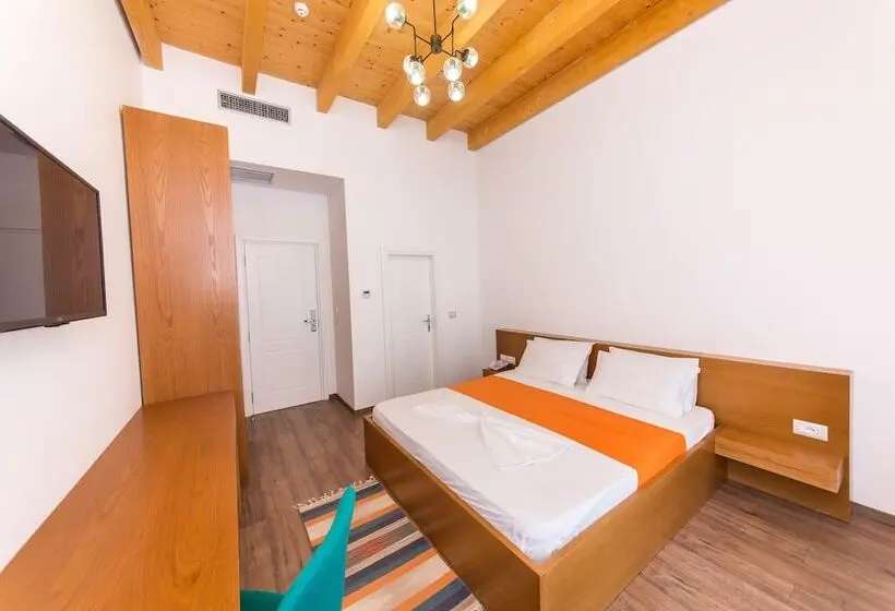 اتاق لوکس با بالکن و چشم‌انداز دریا, Hildon Eco