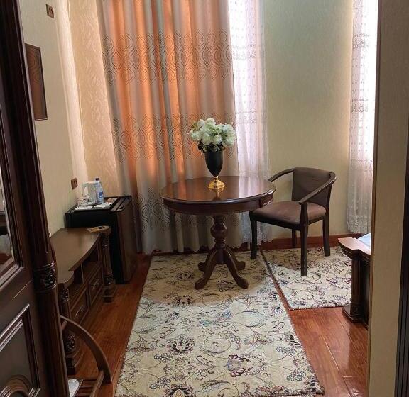 اتاق استاندارد یک نفره, Karavan