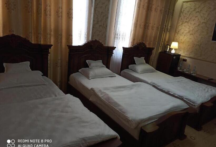 اتاق استاندارد سه نفره, Karavan