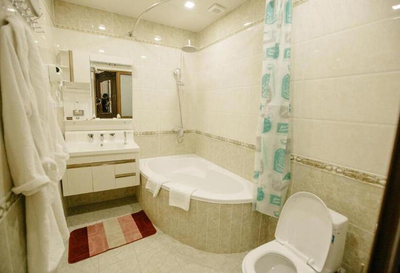 اتاق سوپریور, Karavan