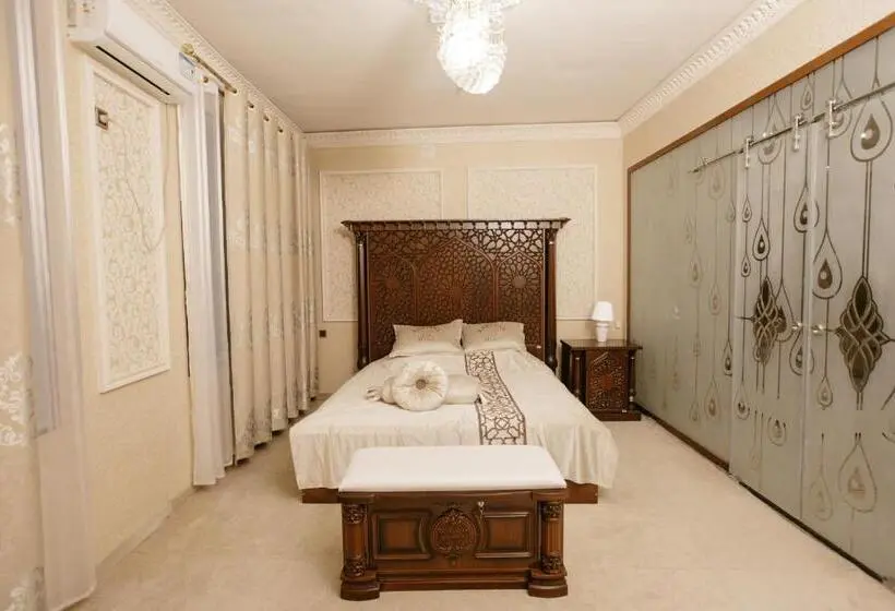 سوییت خانوادگی, Karavan