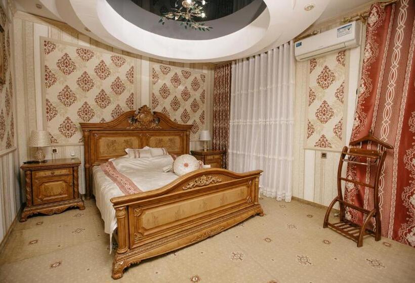 اتاق لوکس, Karavan