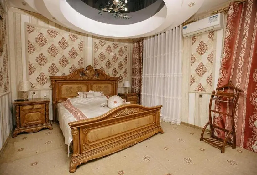 اتاق لوکس, Karavan
