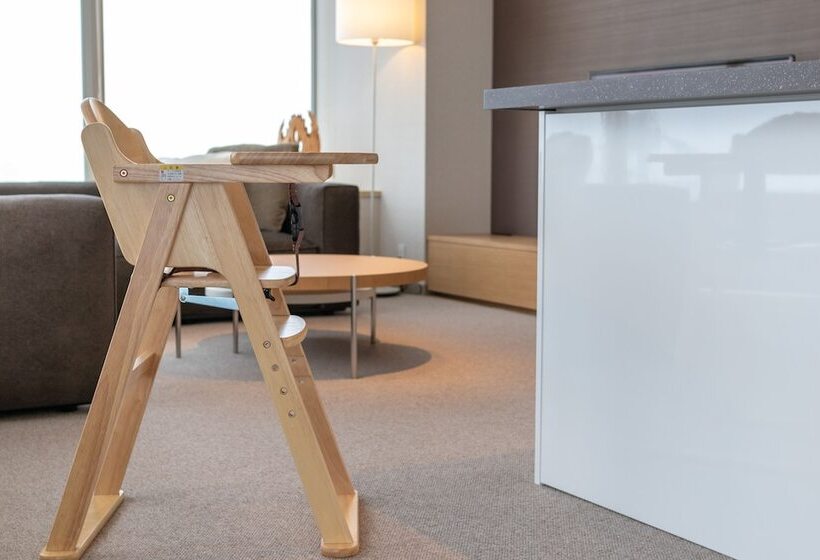 스탠다드 스튜디오, The Maples Niseko