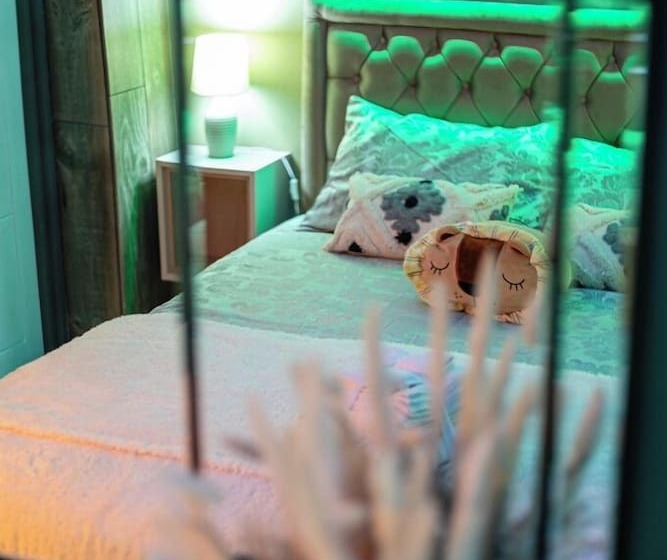 Dört Kişilik Lüks Oda, Central London Hub