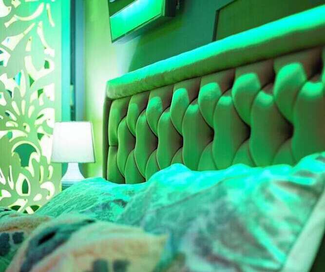 Dört Kişilik Lüks Oda, Central London Hub