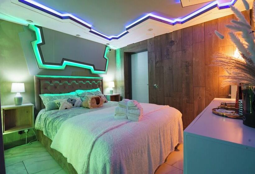 Dört Kişilik Lüks Oda, Central London Hub