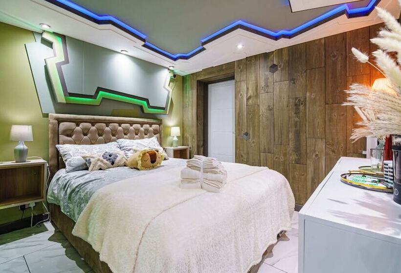 Dört Kişilik Lüks Oda, Central London Hub