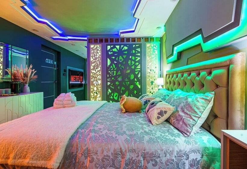 Dört Kişilik Lüks Oda, Central London Hub