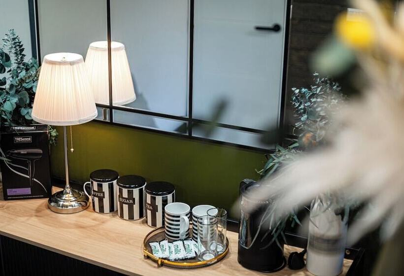 Delüks Üç Kişilik Oda, Central London Hub