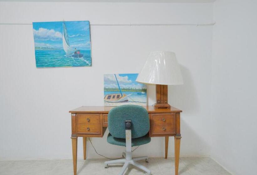 اتاق لوکس, Hillcrest